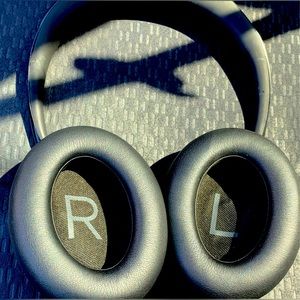 Bose Noise Cancelling Bluetooth Headphones 700